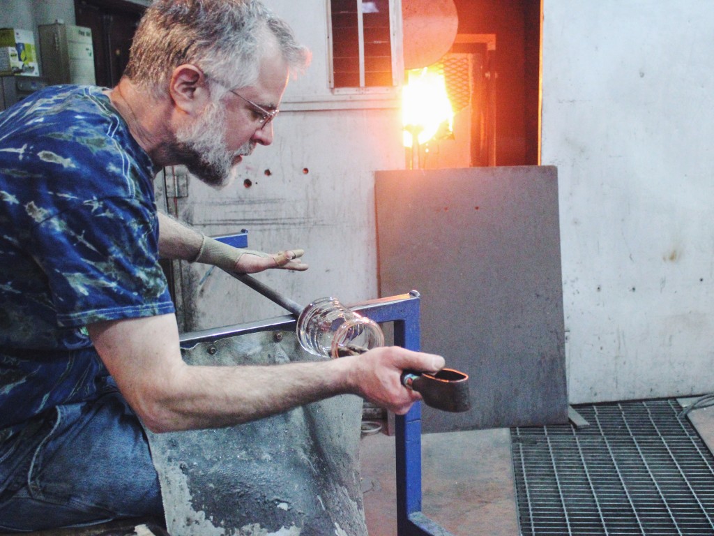 Simon Pearce: Glassware in the making